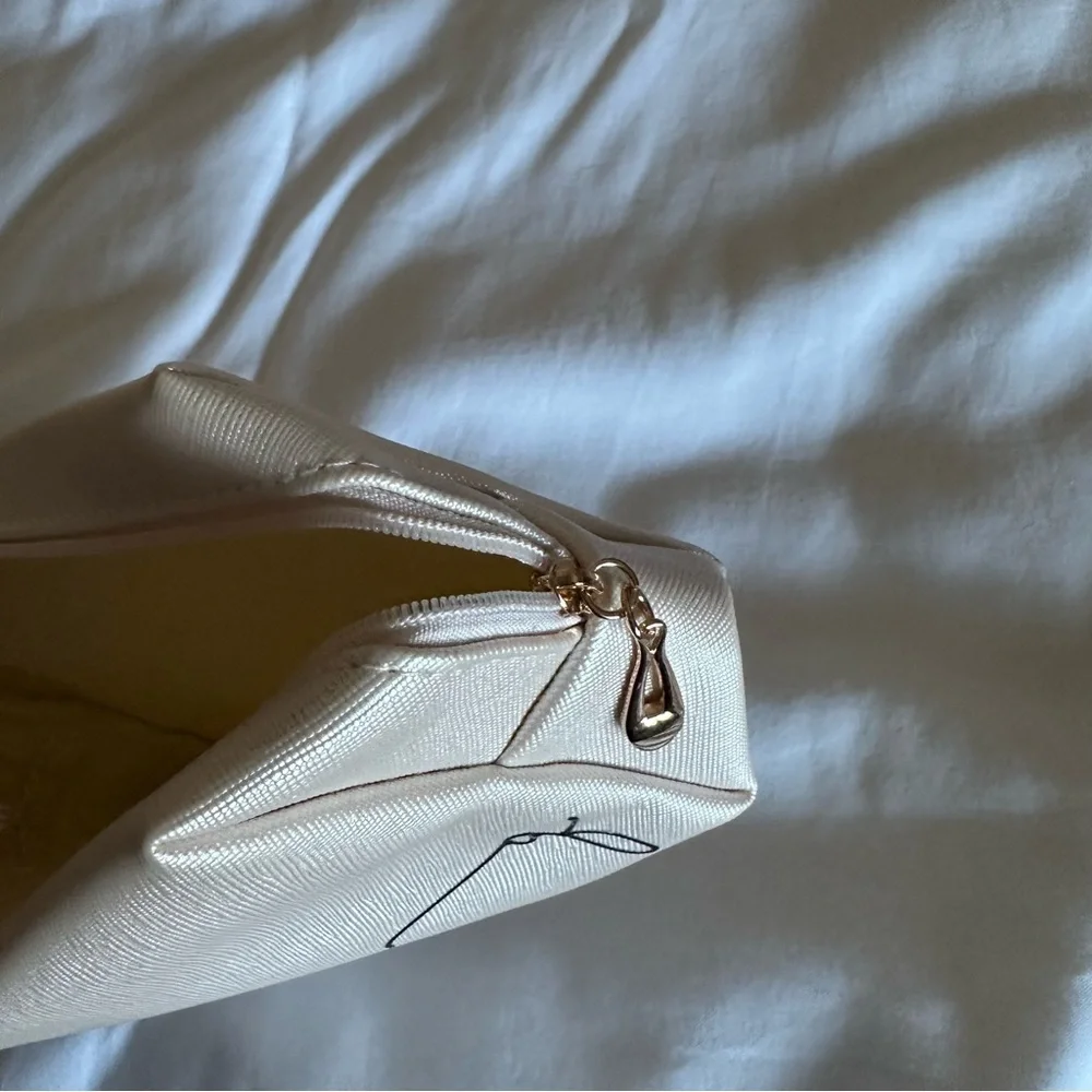 “Q” Cosmetic Bag